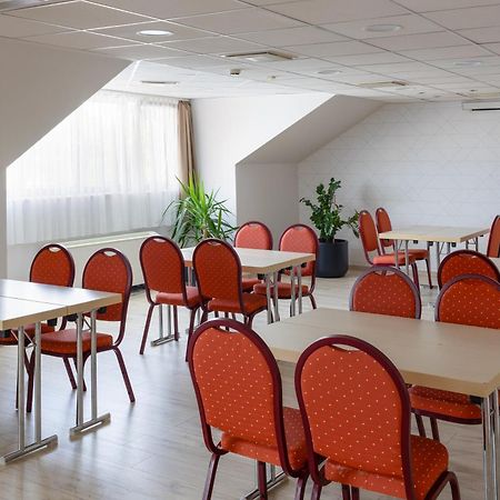 萨尔瓦尔维塔尔梅德酒店 Sárvár 外观 照片